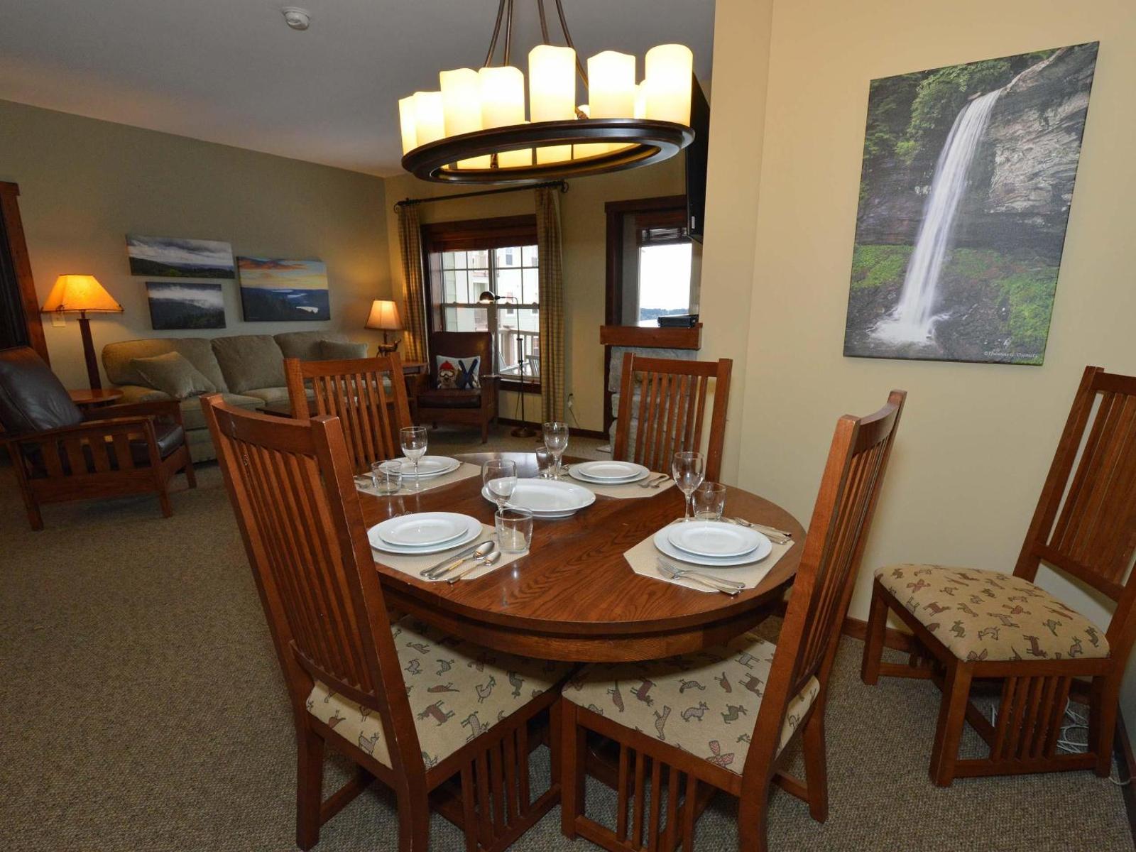 2 Br. Soaring Eagle 402 Main image 1